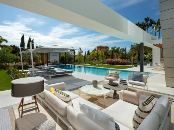 Marbella East -Modern Villa – Walk to Beach – Gated