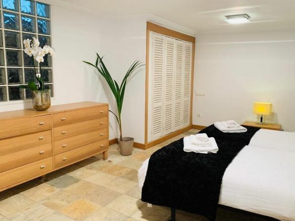 Marbella East – Modern villa – Sale & Rent (Max 20 Guests)