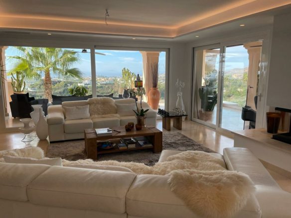 Benahavis – Villa  – Panoramic Views