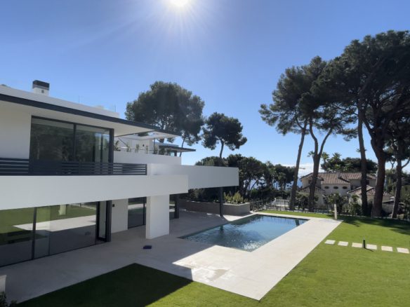 Golden Mile – New Modern villa