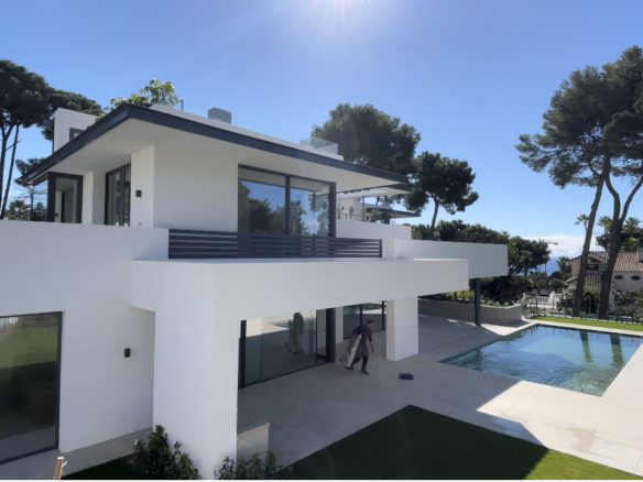 Golden Mile – New Modern villa
