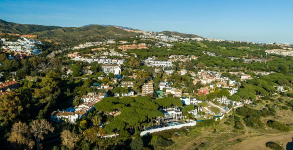 Marbella East – Modern villa – Sale & Rent (Max 20 Guests)