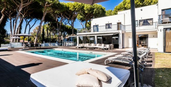 Marbella East – Modern villa – Sale & Rent (Max 20 Guests)