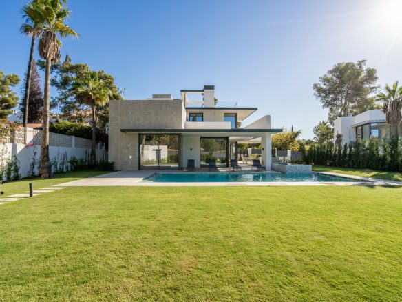 Golden Mile – New Modern villa