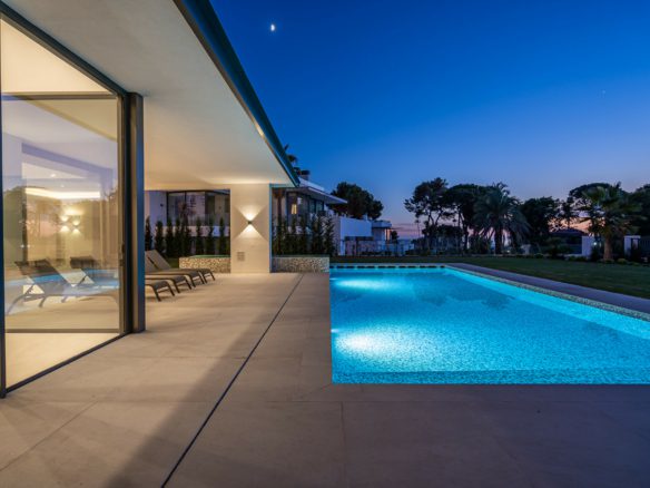 Golden Mile – New Modern villa