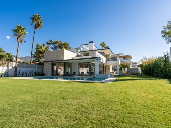 Golden Mile – New Modern villa