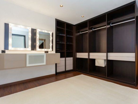 Marbella East  – Modern villa – Near Beach