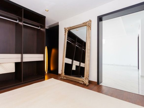 Marbella East  – Modern villa – Near Beach