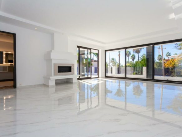 Marbella East  – Modern villa – Near Beach