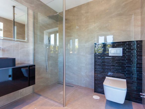 Marbella East  – Modern villa – Near Beach