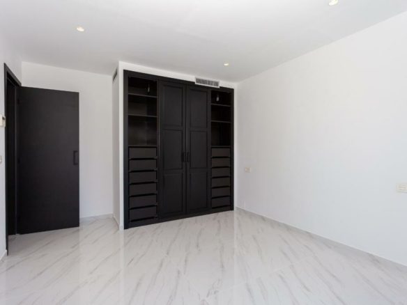 Marbella East  – Modern villa – Near Beach
