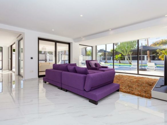Marbella East  – Modern villa – Near Beach