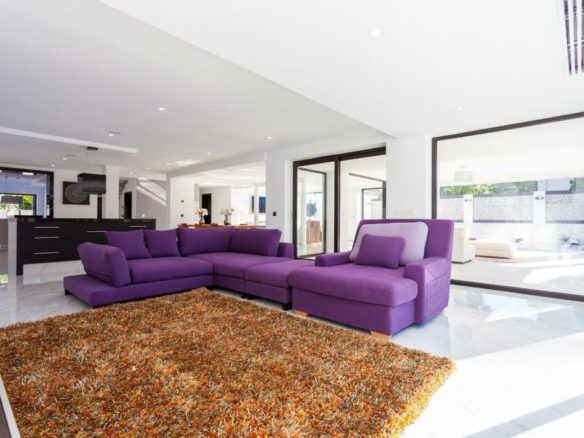 Marbella East  – Modern villa – Near Beach