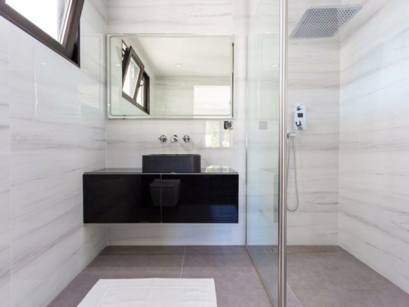 Marbella East  – Modern villa – Near Beach