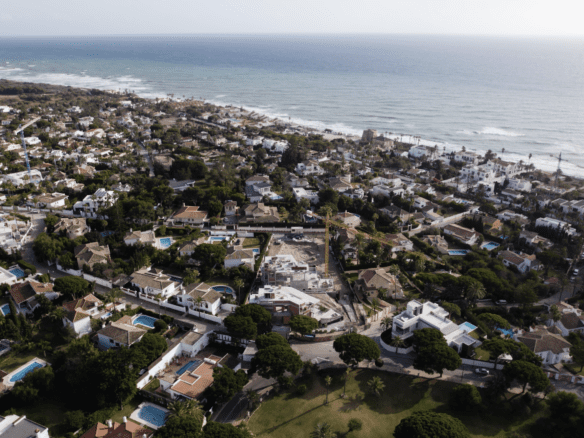 Marbella East  – 3 x  Modern Villa – Near Beach