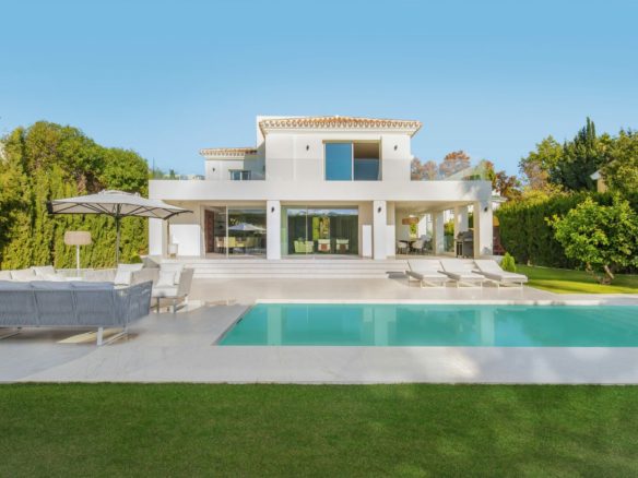 Nueva Andalucia  – New Villa  – Gated Community