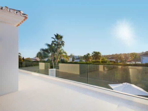 Nueva Andalucia  – New Villa  – Gated Community