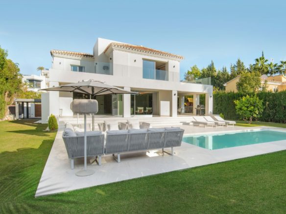Nueva Andalucia  – New Villa  – Gated Community