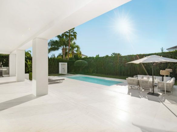 Nueva Andalucia  – New Villa  – Gated Community