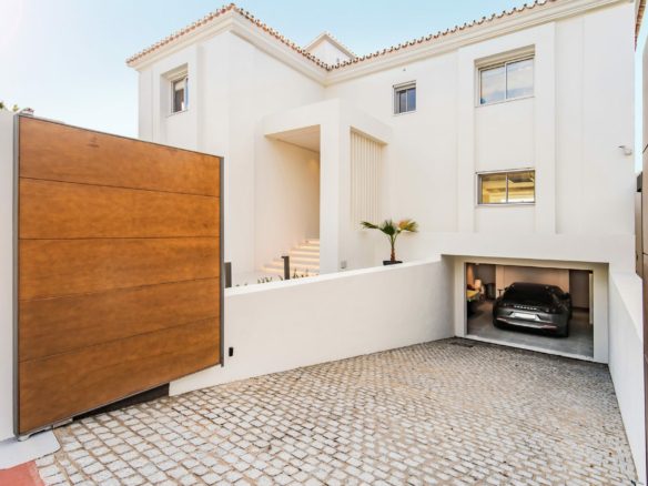 Nueva Andalucia  – New Villa  – Gated Community