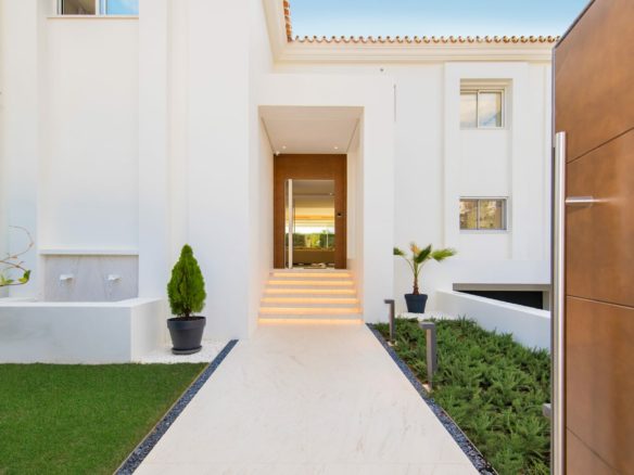 Nueva Andalucia  – New Villa  – Gated Community