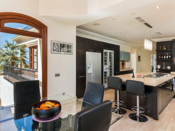 For sale- Golden Mile – Mansion – Sea Views – Gated Community 🏝️🌟