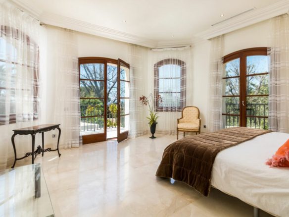 For sale- Golden Mile – Mansion – Sea Views – Gated Community 🏝️🌟