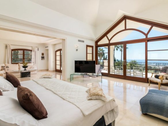 For sale- Golden Mile – Mansion – Sea Views – Gated Community 🏝️🌟