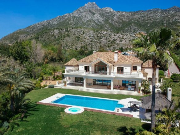 For sale- Golden Mile – Mansion – Sea Views – Gated Community 🏝️🌟