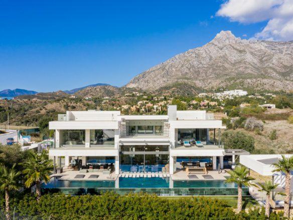For sale – Golden Mile –  Modern 6B villa 🌴 – Sea & Mountain Views