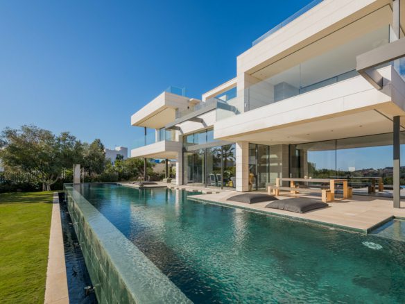 For sale – Golden Mile –  Modern 6B villa 🌴 – Sea & Mountain Views