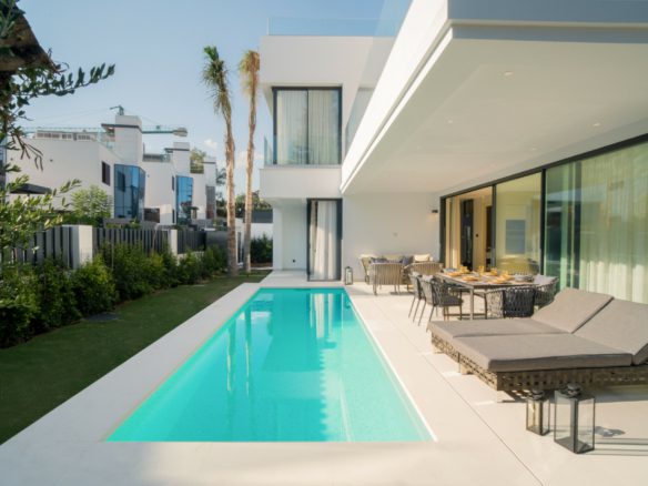 Golden Mile – New Modern Villa – Beachside