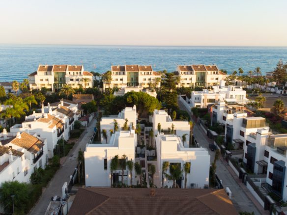 Golden Mile – New Modern Villa – Beachside
