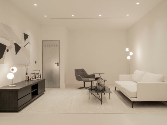 Golden Mile – New Modern Villa – Beachside