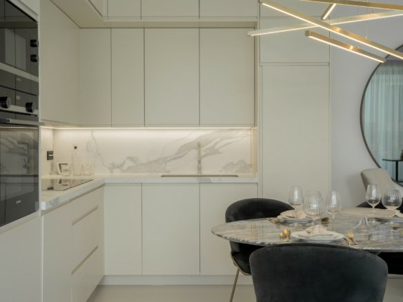 Golden Mile – New Modern Villa – Beachside