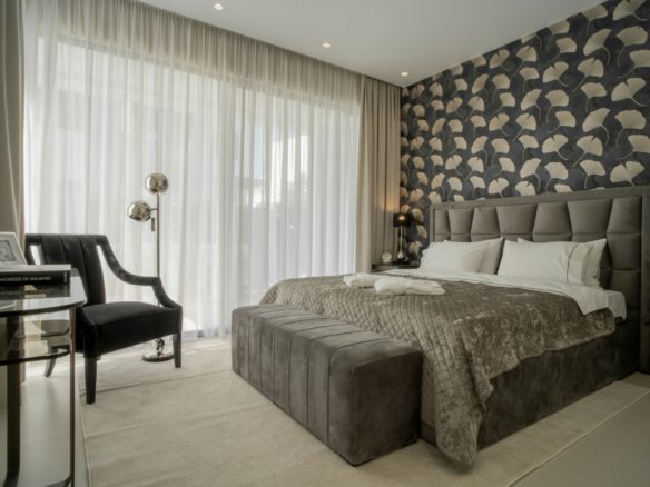 Golden Mile – New Modern Villa – Beachside