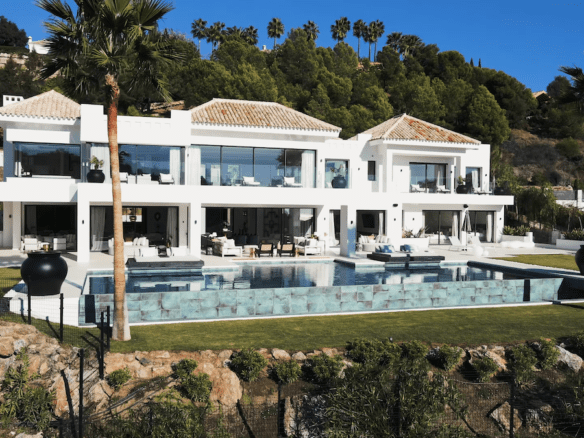 Marbella Club  – Modern Mansion – 1st Line Golf