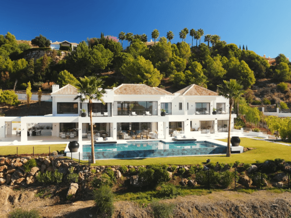 Marbella Club  – Modern Mansion – 1st Line Golf