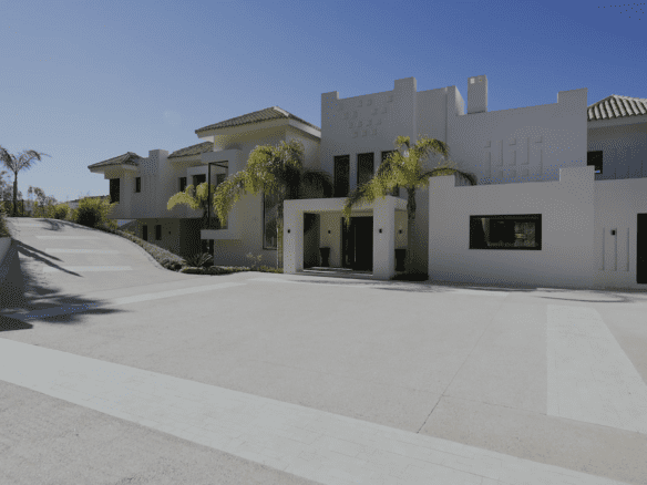 Marbella Club  – Modern Mansion – 1st Line Golf