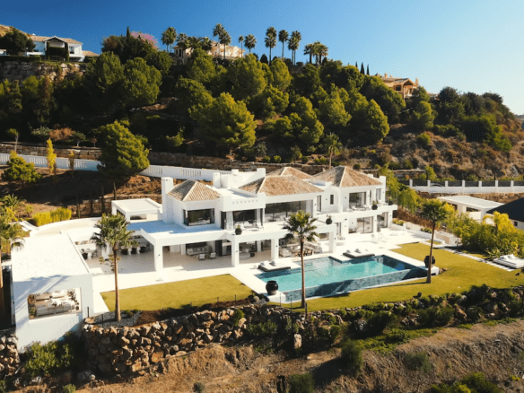 Marbella Club  – Modern Mansion – 1st Line Golf