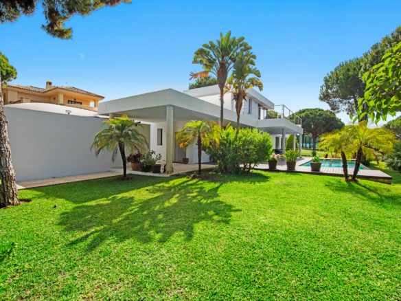 Marbella East  – 1st line Golf Villa