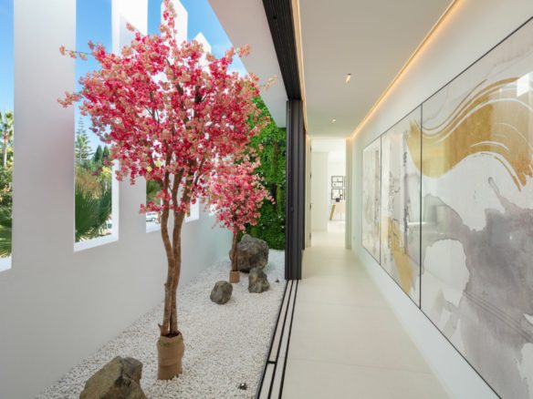 Marbella East -Modern Villa – Walk to Beach – Gated