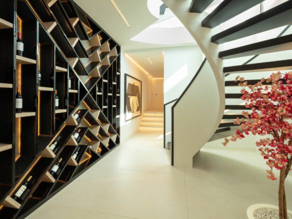 Marbella East -Modern Villa – Walk to Beach – Gated