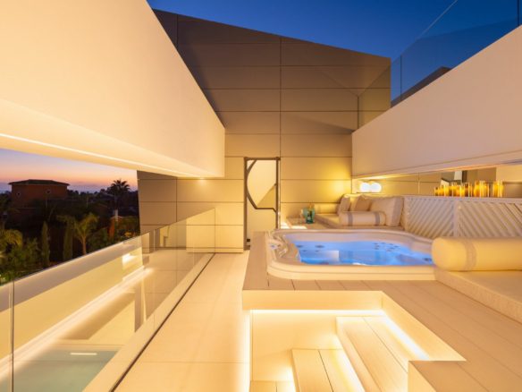 Marbella East -Modern Villa – Walk to Beach – Gated