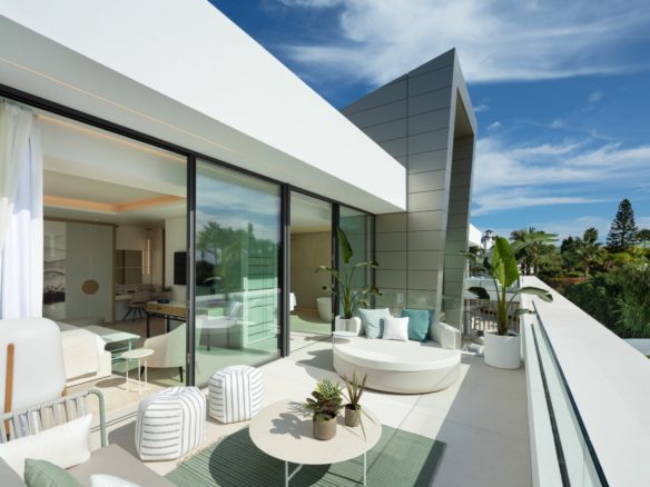 Marbella East -Modern Villa – Walk to Beach – Gated