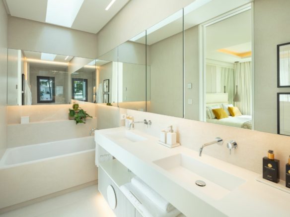 Marbella East -Modern Villa – Walk to Beach – Gated