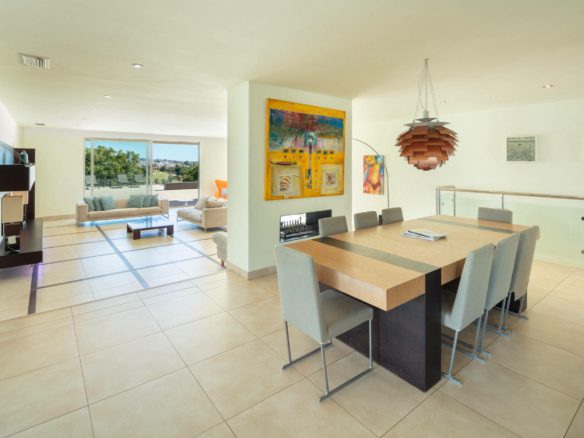 Nueva Andalucia – Modern villa – 1st Line Golf