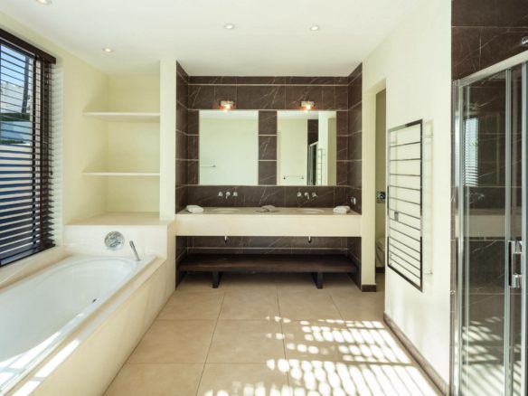 Nueva Andalucia – Modern villa – 1st Line Golf