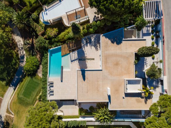 Nueva Andalucia – Modern villa – 1st Line Golf