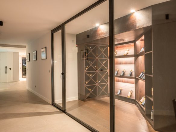 Nueva Andalucia – Modern Villa  -Turnkey Ready